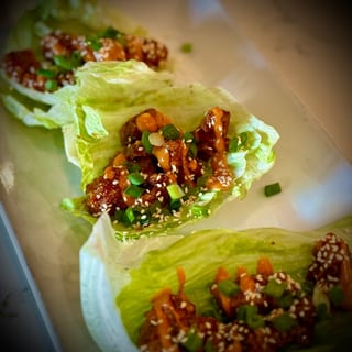 Szechuan Chickun Lettuce Wraps